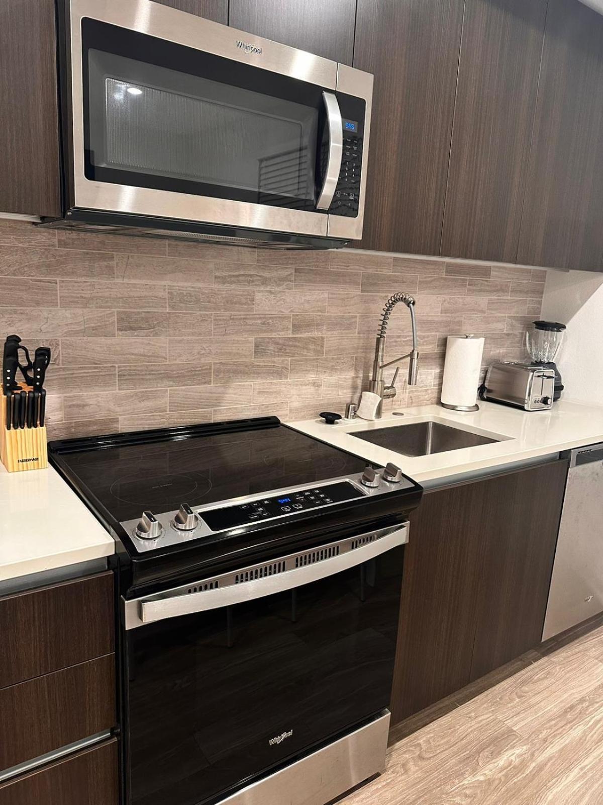 Cozy One Bedroom & Loft Sunset Free Off Site Parking And Wifi Лос-Анджелес Экстерьер фото