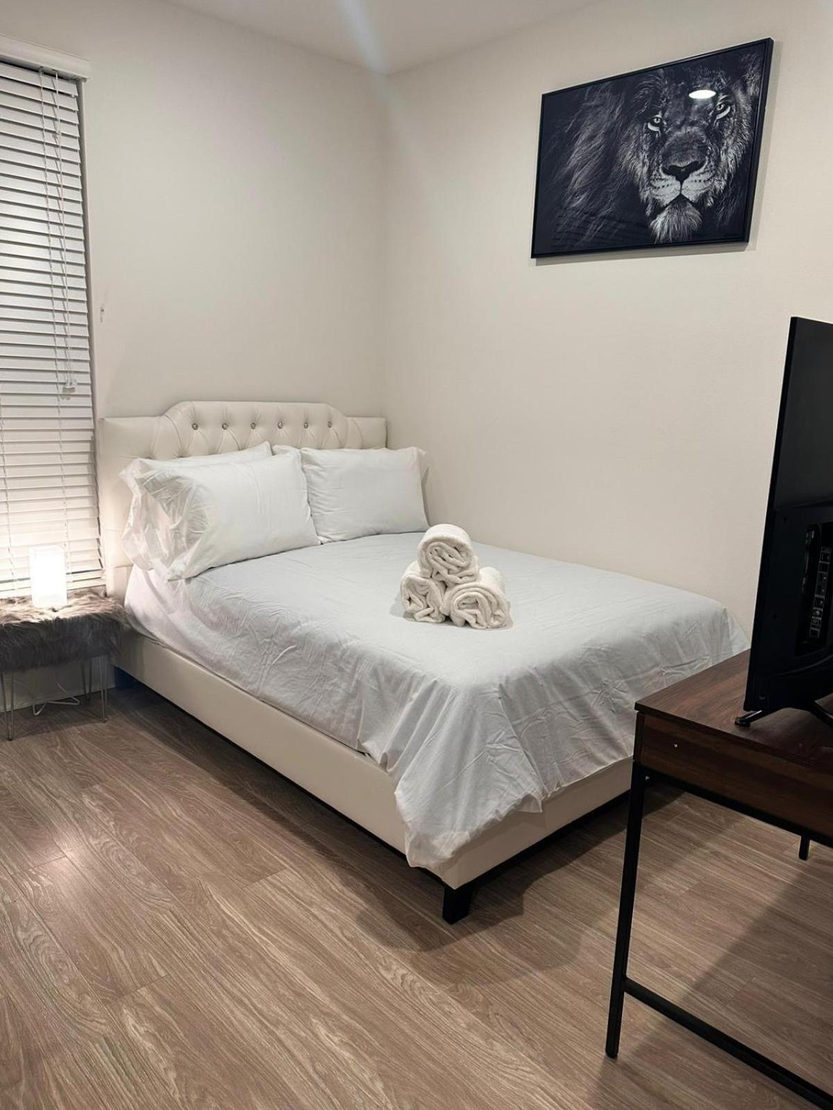 Cozy One Bedroom & Loft Sunset Free Off Site Parking And Wifi Лос-Анджелес Экстерьер фото